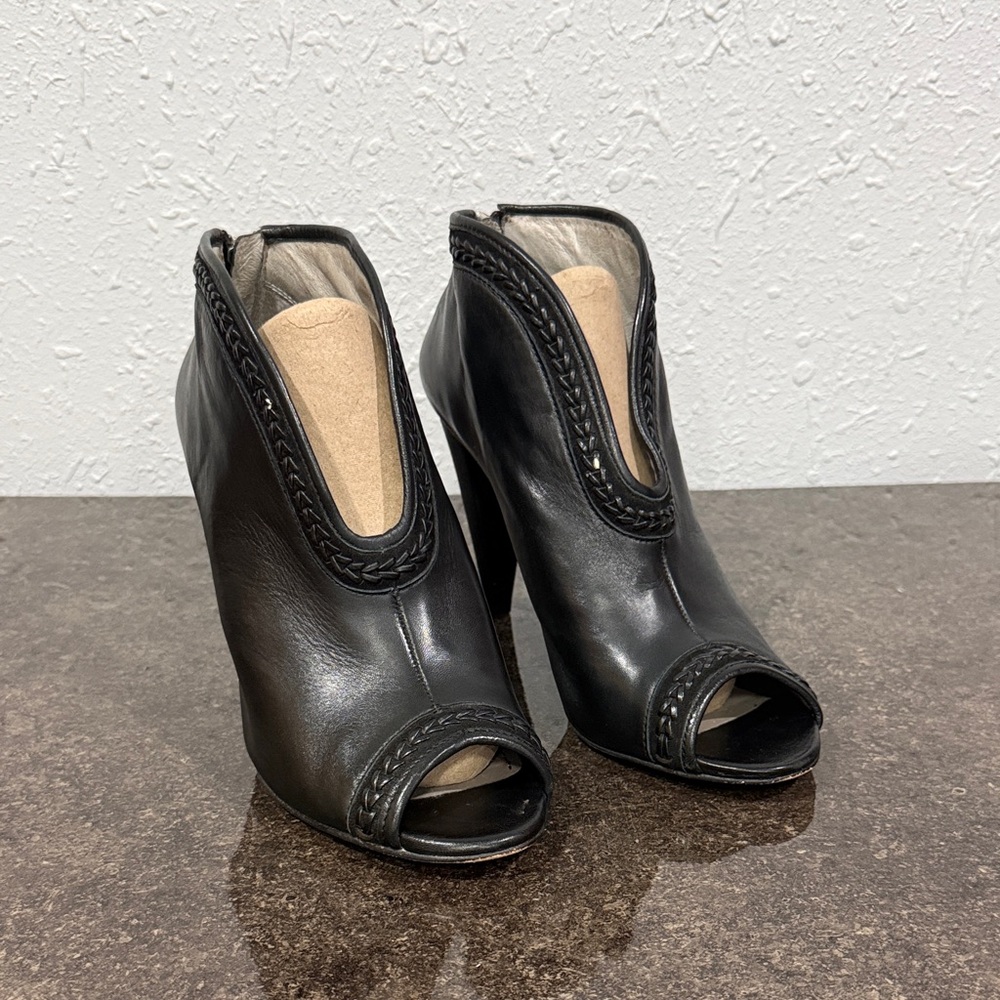 Vince Camuto Astra Black Soft Glove Leather Open Toed Bootie Heel Zip Size 8 B - Picture 2 of 9